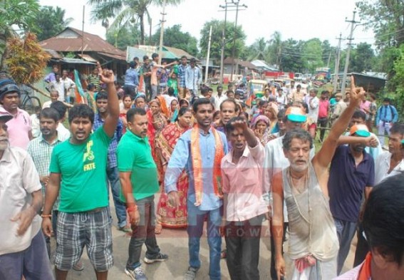 State BJP blocked road in demand of basic necessities for locals